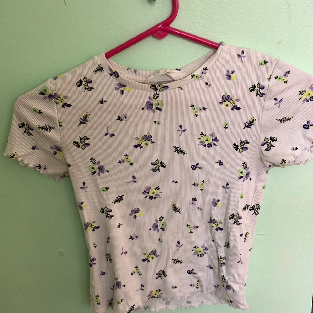 cute h and m tee shirt with neon flowers